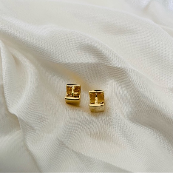 Gold Cube Huggies - Picture 6 of 8